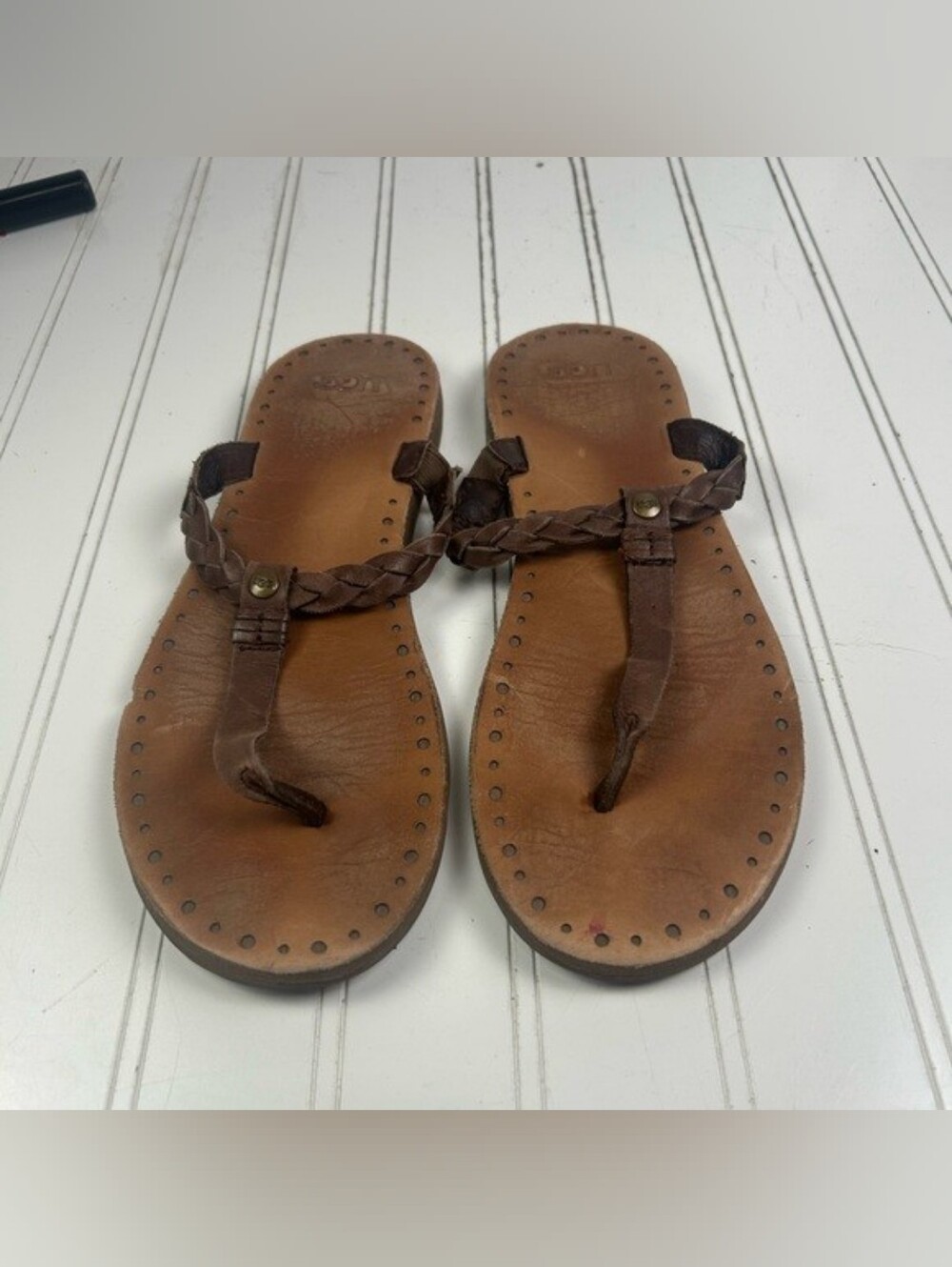 UGG AUSTRALIA Bria Sandals Chocolate Brown Leather Thong Flip-Flop Women's 9
